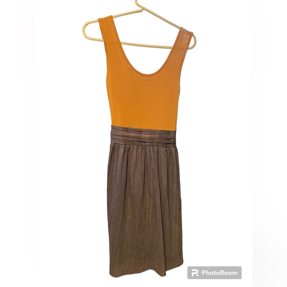 Theme sleeveless dress